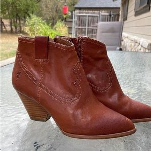 Frye, Reina Booty, Cognac, 5.5M